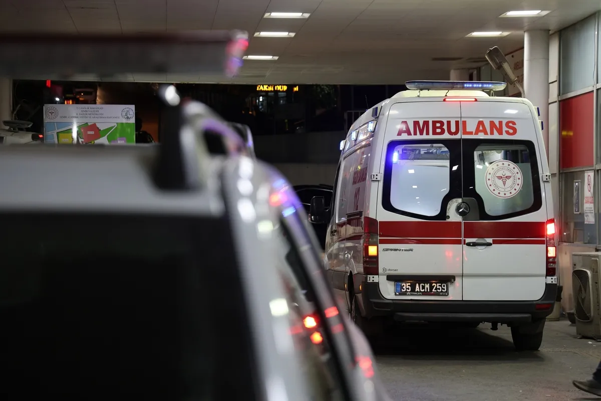 1785994993106.jpeg İzmir'de 'kız meselesi' kavgası kanlı bitti: 15 yaşındaki çocuk kalbinden bıçaklandı-4