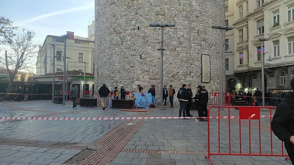 Galata Kulesi'nde kan donduran olay: 19 yaşındaki Emre yere çakıldı hayatını kaybetti