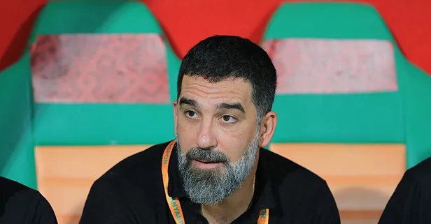 Arda Turan kenarda çıldırdı: İlk maçında kırmızı kart! İşte o görüntüler