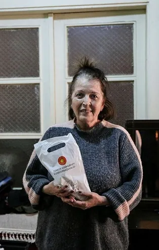 Başkan Erdoğan duyurmuştu! İstanbul'da  65 yaş ve üstündeki 1 milyon 150 bin kişiye maske ve kolonya dağıtımına başlandı