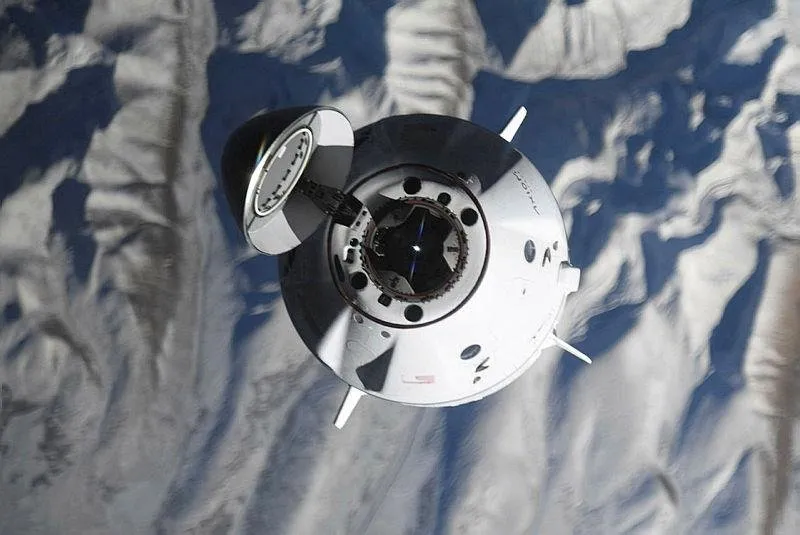 Aralarında Türkiye'nin ilk uzay yolcusu Alper Gezeravcı'nın da bulunduğu dört kişilik Axiom Mission 3 (Ax-3) mürettebatını taşıyan SpaceX Dragon Freedom uzay aracı, Himalayalar'ın kuzeyinde Çin'in 260 mil yukarısında Uluslararası Uzay İstasyonu'na yaklaşırken görüntülendi