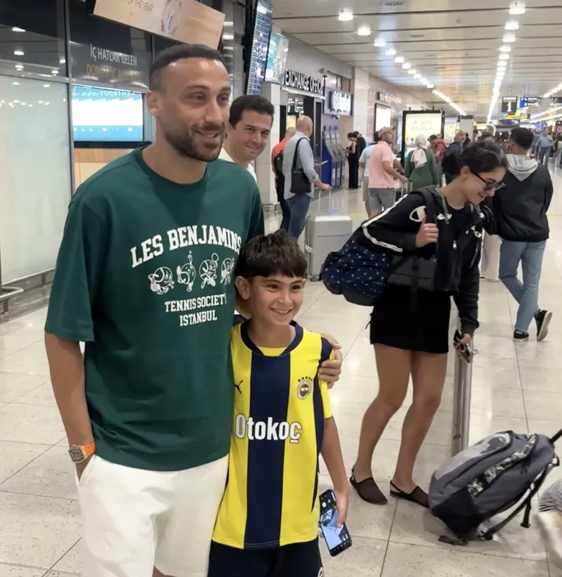 fenerbahce-cenk-tosun-transferini-resmen-duyurdu-milli-golcu-istanbula-geldi-1721115276384.jpg Fenerbahçe Cenk Tosun transferini resmen duyurdu! Milli golcü İstanbul'a geldi: İşte ilk görüntü-4