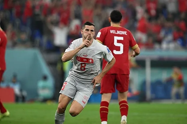 Katar'da gol yağmuru! İsviçre, Sırbistan'ı 3-2 geçerek son 16'ya yükselmeyi başardı