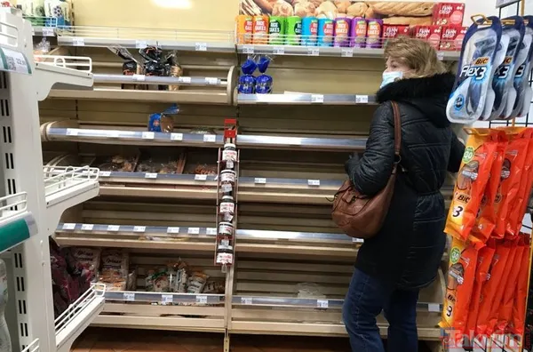 Rusya Ukrayna savaşı kıtlık yarattı! Ukrayna'da mağazalar kapalı raflar boş benzin yok - 28