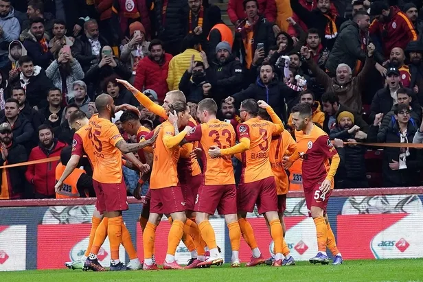 aslan-evinde-kukredi-galatasaray-4-2-rizespor-mac-sonucu-ozet-1645985065726.jpeg Aslan evinde kükredi! (Galatasaray 4-2 Rizespor MAÇ SONUCU ÖZET)-2