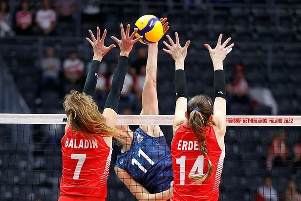 filenin-sultanlari-fivb-dunya-sampiyonasina-ceyrek-finalde-veda-etti-1665508539124.jpeg