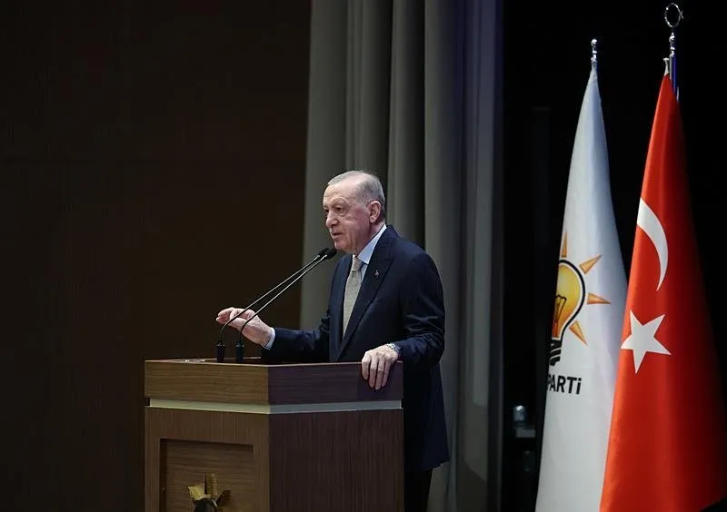 Başkan ve AK Parti Genel Başkanı Recep Tayyip Erdoğan, AK Parti Konferans Salonu'nda partisinin Genişletilmiş İl Başkanları Toplantısı'na başkanlık etti. (AA)