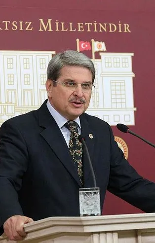 Sözde milliyetçi İYİ Parti'li Aytun Çıray milli gururumuz Bayraktar TB2'lerden rahatsız olup Selçuk Bayraktar'ı hedef aldı