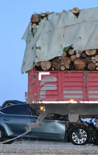 Konya'da feci kaza! Dorsenin altında kaldı