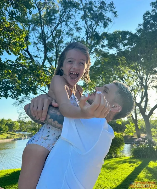 Rüzgar terse döndü! Icardi yeni aşkı ve kızlarını paylaştı! Wanda Nara ile arasında geçenleri bir bir açıkladı - 10