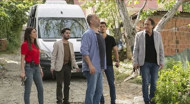 Arka Sokaklar'da sezon finali heyecanı! Mesut ve Aylin ölecek mi? Özlem Çınar diziden ayrılıyor mu?-1
