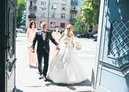 Kovid-19 sevenlerini ayıramadı: Üst geçitte buluşup soluğu nikah salonunda aldılar