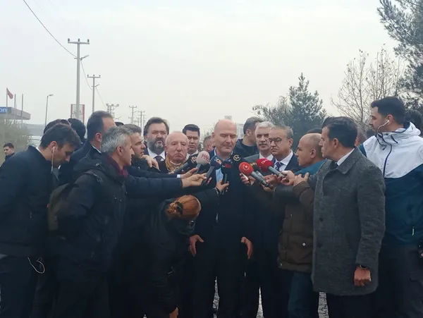 Son dakika: Diyarbakır'da polis servisine bombalı saldırı: 9 memur yaralandı-4