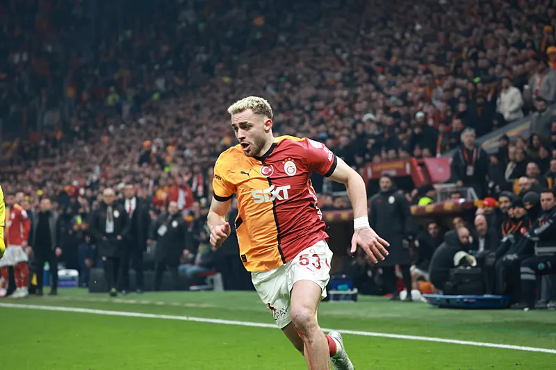 Galatasaray'dan şaşırtan transfer! Orta sahanın yeni yıldızı olacak - 4