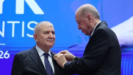 Rozetler Başkan Erdoğan’dan: Bursa Milletvekili Kani Torun ve Bodrum Belediyesi Meclis Üyesi Asuman Gülsoy AK Parti’ye katıldı
