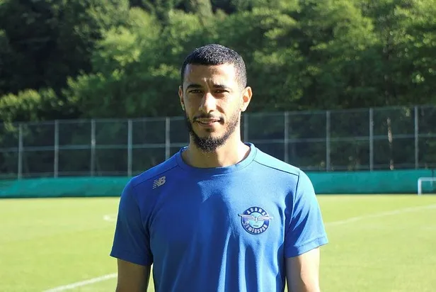 adana-demirsporun-yeni-yildizi-mario-balotelliden-belhandaya-gonderme-gol-atamazsam-onun-sucu-1626278524474.jpeg Adana Demirspor'un yeni yıldızı Mario Balotelli'den Belhanda'ya gönderme: Gol atamazsam onun suçu-4