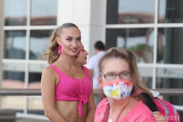 15 katlı dev ultra lüks gemi Kuşadası'nda! Esnafın yüzü güldü - 25