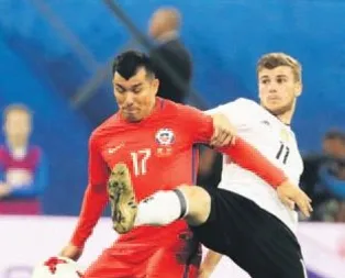 Gary Medel için rakip Valencia