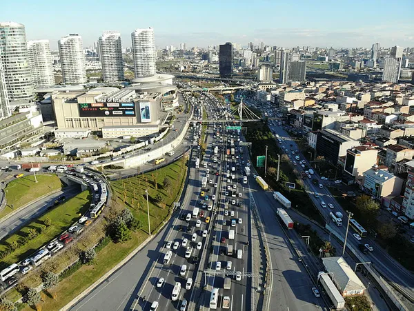 Hafta sonu kısıtlamasına saatler kala İstanbul'da trafik resmen durdu!-3