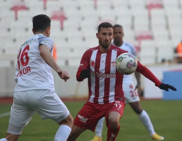 sivasspor-umraniyespor-macinda-puanlar-paylasildi-2-2-1668261694516.jpeg Sivasspor - Ümraniyespor maçında puanlar paylaşıldı: 2-2-3