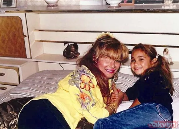 Bergen'in ölümü sonrasında anneniz Sabahat Çakır bu acıyla hayatına nasıl devam etti? Hepimiz yanında olduk. Haberi, annemden günlerce gizledik. Hastaneden...