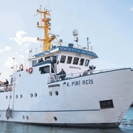 Koca Piri Reis demir alıyor