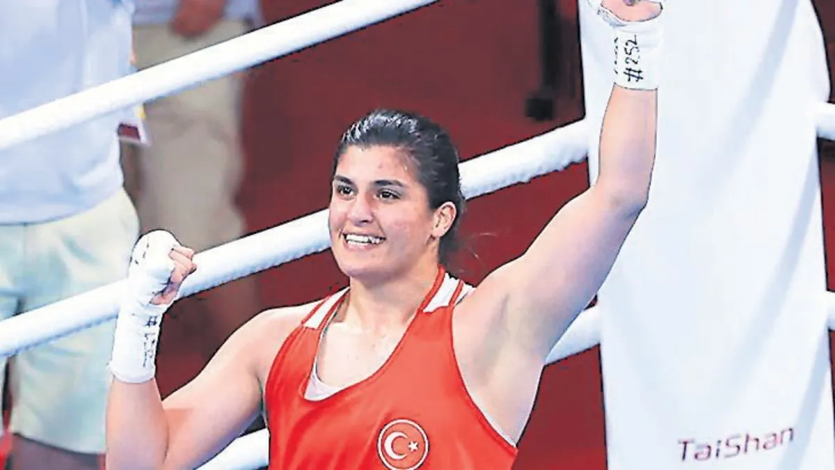 Busenaz Sürmeneli Dünya Boks Şampiyonası’nda çeyrek finalde