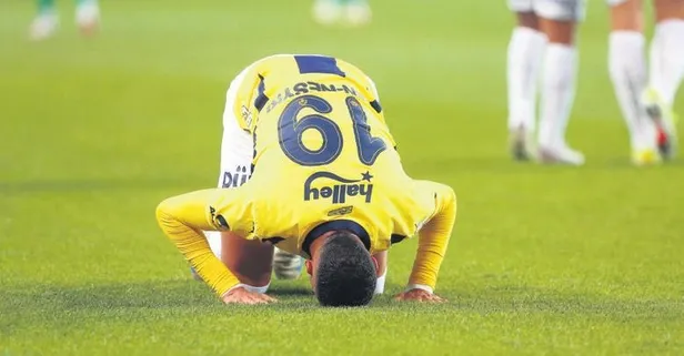 En Nesyri 3. kez kafasını kullandı