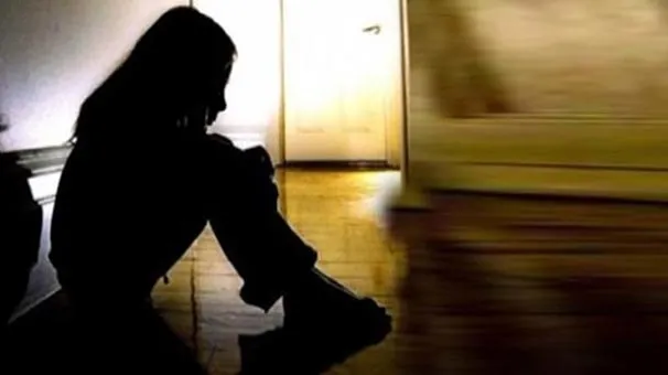 9 yaşındaki çocuğa ahlaksız teklif! 'Gel benim çıplak fotoğraflarımı çek'-2