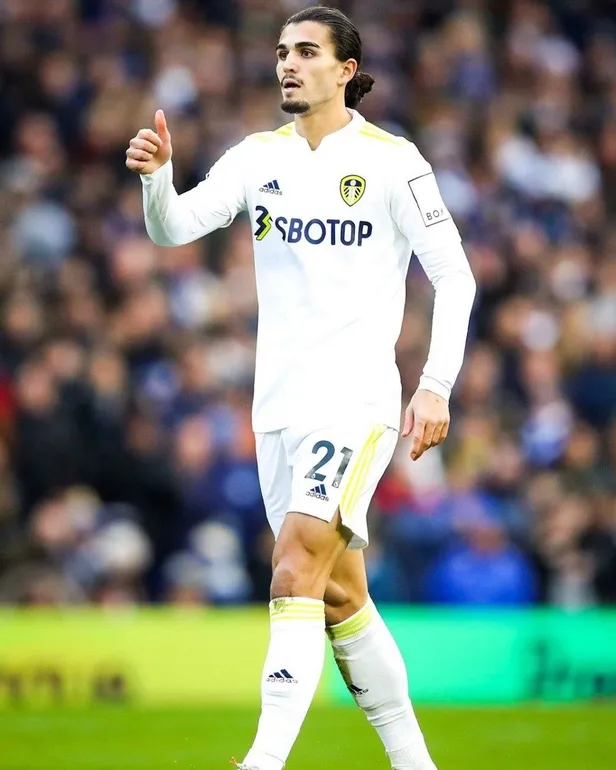 erden-timur-yeni-transferin-ipuclarini-verdi-stopere-surpriz-hollandali-1692355111872.jpeg Galatasaray'da savunmaya sürpriz Hollandalı! Erden Timur yeni transferin ipuçlarını verdi!-5