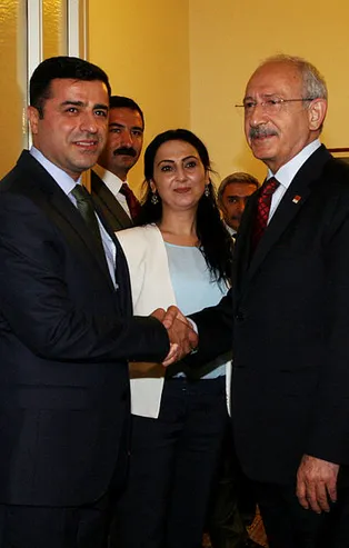 Millet İttifakı'nın çatı adayı Apo! CHP'li Özgür Özel'den bir HDP açıklaması daha: Eleştirileri bizim için kıymetli