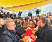 Volkan Konak’ın son yolculuğunda izdiham yaşandı: Eşi ve kızı feryat figan etti!