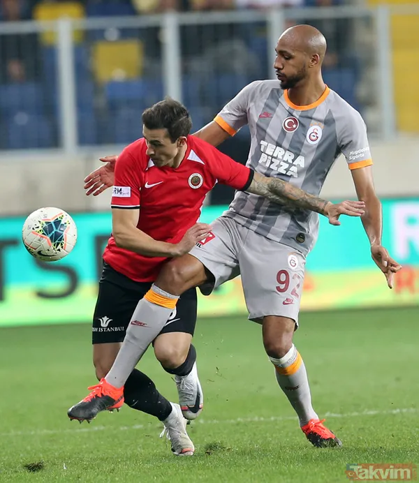 Galatasaray taraftarından Fatih Terim'e büyük tepki: Sorun Levent hocada değilmiş - 25