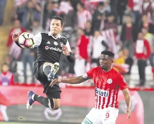 Adriano için Betis’e olumsuz cevap