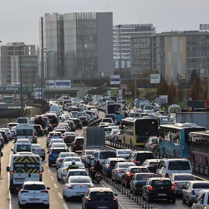 İstanbul’da yarın trafik şaşacak! 3 ilçede hangi yollar kapanacak?