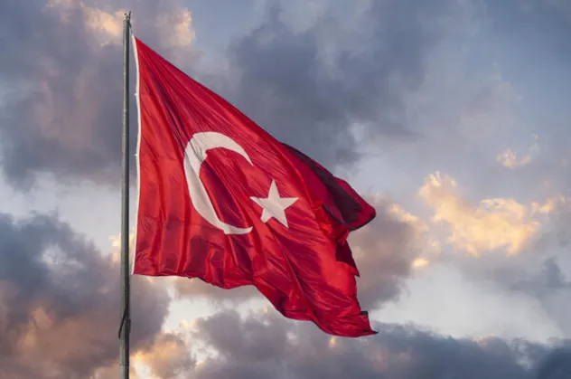 İstiklal Marşı bestecisi kimdir? İstiklal Marşı hangi tarihte kabul edilmiştir? İstiklal Marşı 10 kıta sözleri!