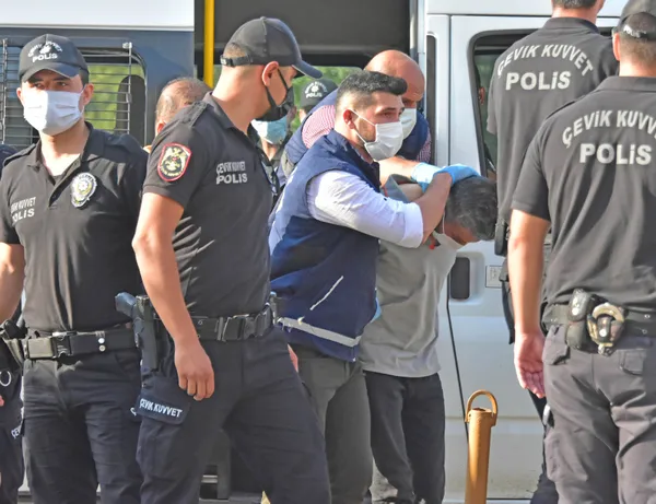 konyada-7-kisiyi-katleden-mehmet-altunun-11-yil-onceki-ifadesi-ortaya-cikti-tufekle-1628419437046.jpg Konya'da 7 kişiyi katleden Mehmet Altun'un 11 yıl önceki ifadesi ortaya çıktı! Tüfekle...-9