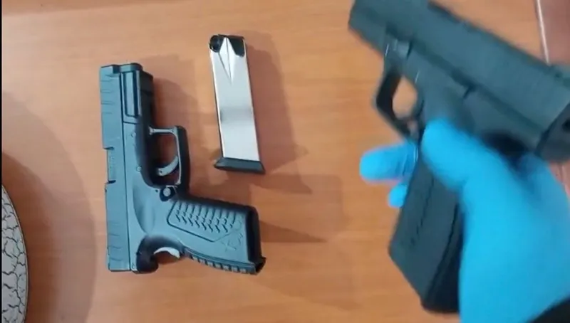 karagumruk-cetesine-4-ilde-safak-operasyonu-28-gozalti-1775543391167.jpeg Karagümrük çetesine 4 ilde şafak operasyonu: 28 gözaltı-3