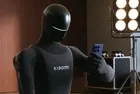 Xiaomi’nin humanoid robotu 17T Pro ile fotoğraf çekti
