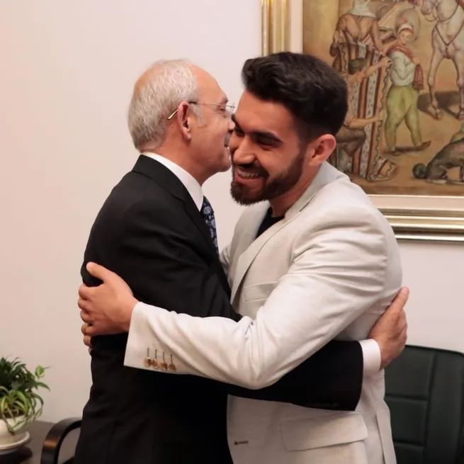 CHP lideri Kemal Kılıçdaroğlunun kucak açtığı FETÖcü Taha Furkan Çetinkaya Yunanistana firar etti