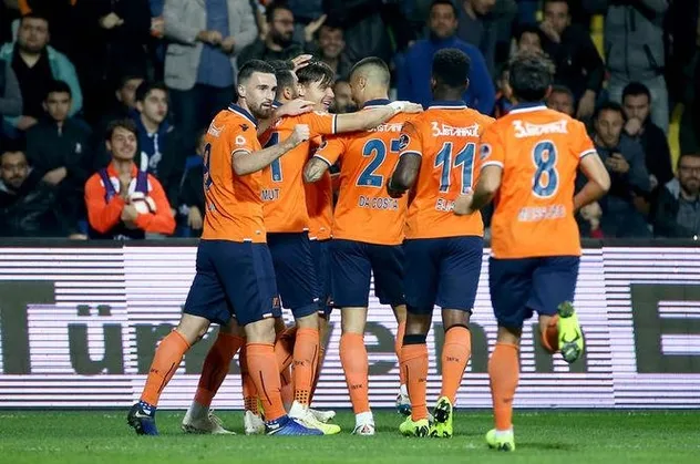 Başakşehir Rize'den 3 puanla çıktı