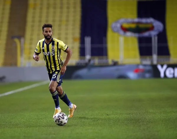 Fenerbahçe bataklığı andıran sahada Çaykur Rizespor’u tek golle geçti-3