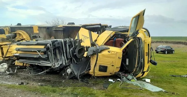 Tekirdağ’da kontrolden çıkan vinçli kamyon devrildi! Kamyonda sıkışarak can verdi