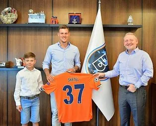Martin Skrtel ile 1 yıl daha