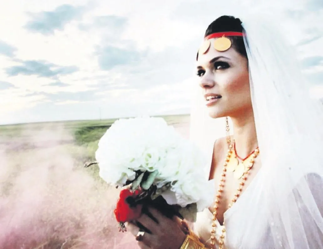 Yastık ’altın’da anahtar kadın