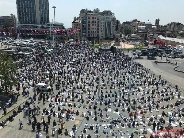 27 yıllık hayal gerçek oldu! Taksim Camii ibadete açıldı! Vatandaş Taksim Meydanı'nı doldurdu - 11