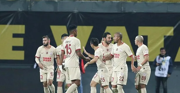 Aslan kupada avantaj peşinde