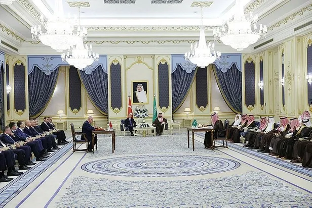 1689635533809.jpeg Başkan Recep Tayyip Erdoğan'ın, Suudi Arabistan'a gerçekleştirdiği ziyaret Suud medyasında geniş yer buldu-7