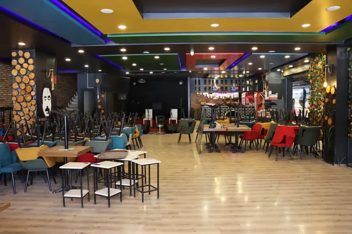 resmi-gazetede-onaylandi-restoran-kafe-pastanelerde-flas-degisiklik-1-ocak-2024te-yeni-donem-basliyor-artik-ma-1702957516940.jpg Restoran, kafe, pastanelerde flaş değişiklik! Resmi Gazete'de onaylandı; Artık masaların üzerine konulması zorunlu olacak-5