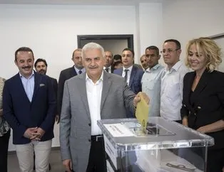 Siyasiler sandık başında